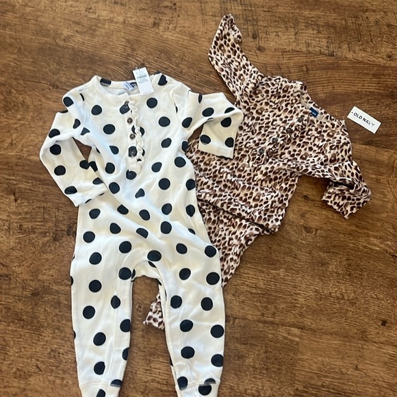 2 OLD NAVY Onezies - Picture 1 of 3